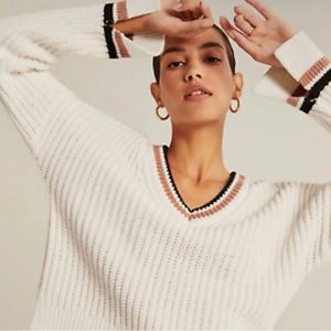 Abercrombie easy tipped v neck sweater size small